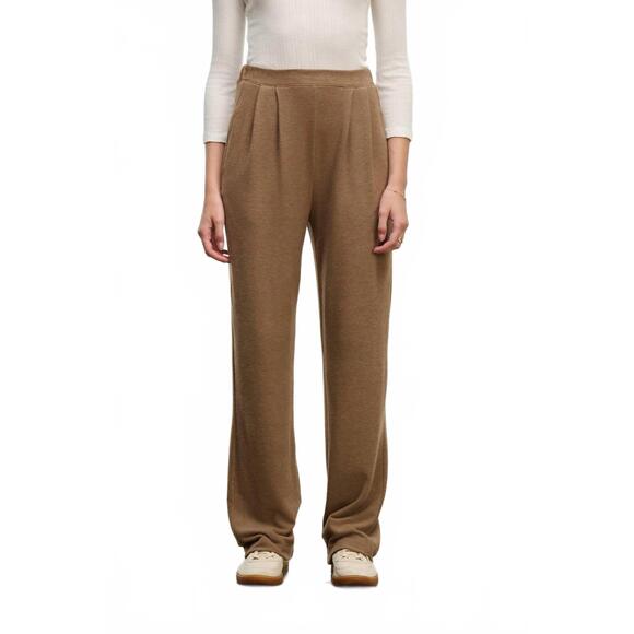 NEW VELVET BY GRAHAM & SPENCER eliya straight-leg pant in cognac